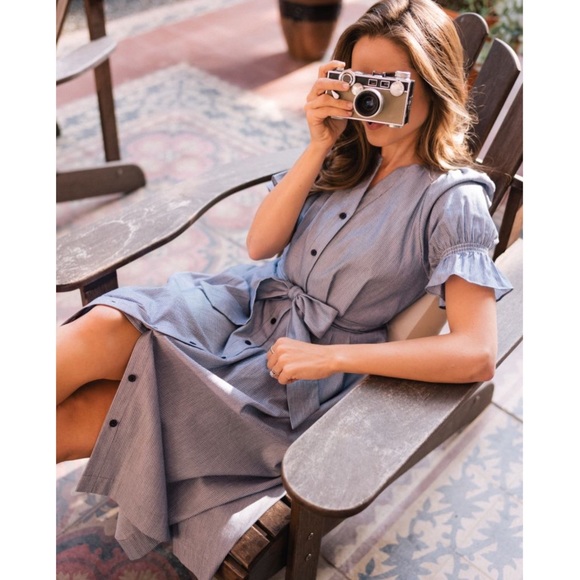 Gal Meets Glam • Daisy Button-Down Midi Dress - Picture 2 of 9